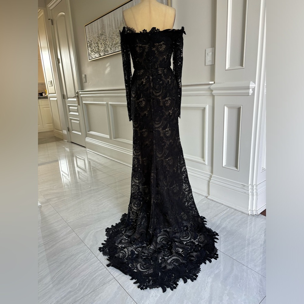 NWOT Oscar de la Renta Black Off The Shoulder Corded Scroll Guipure Lace Gown - Picture 5 of 8